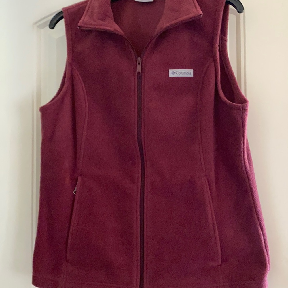 Columbia Large Wine Color Vest